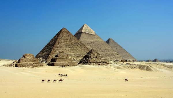 Comment organiser une visite des pyramides de Gizeh, Égypte : conseils et meilleures périodes ?